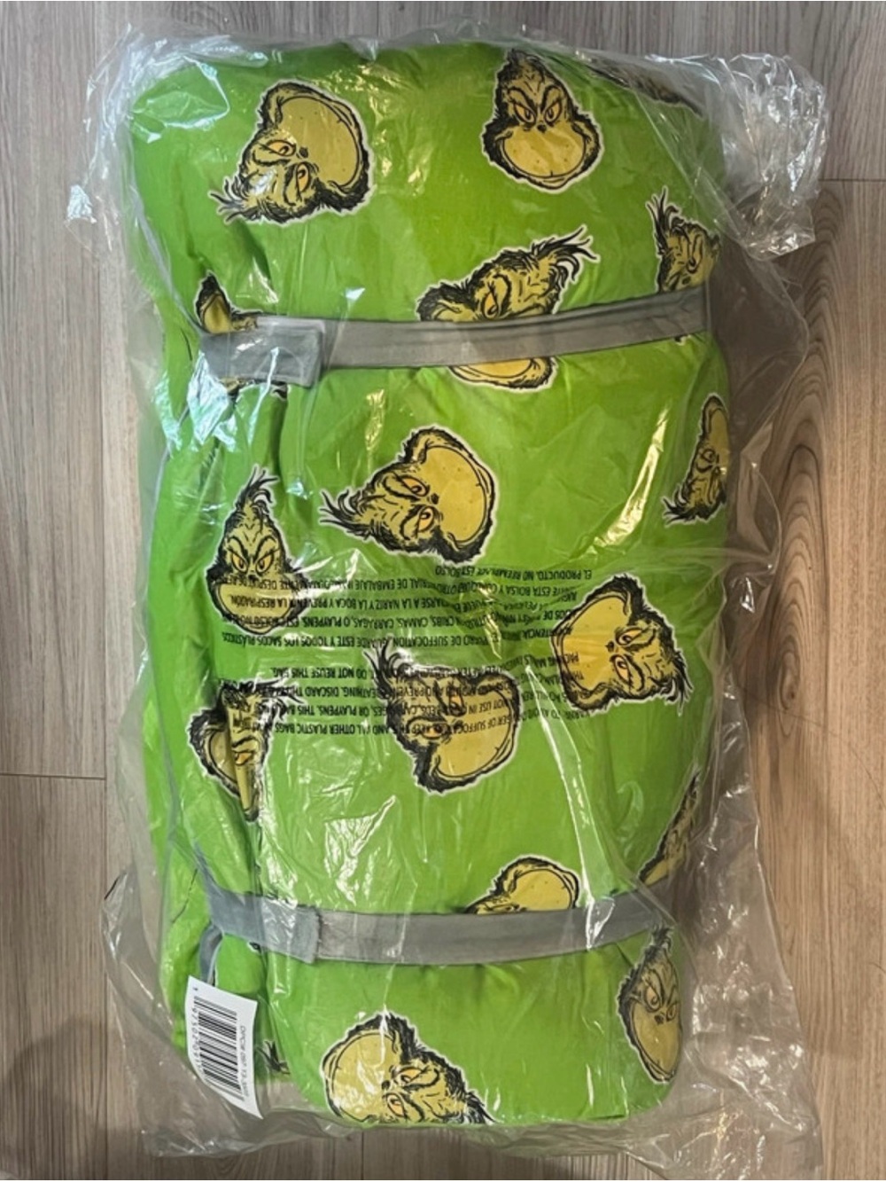 The Grinch Glow in the Dark Kids Plush Slumber
Sleeping Bag 56" × 31" | New - Picture 11 of 13
